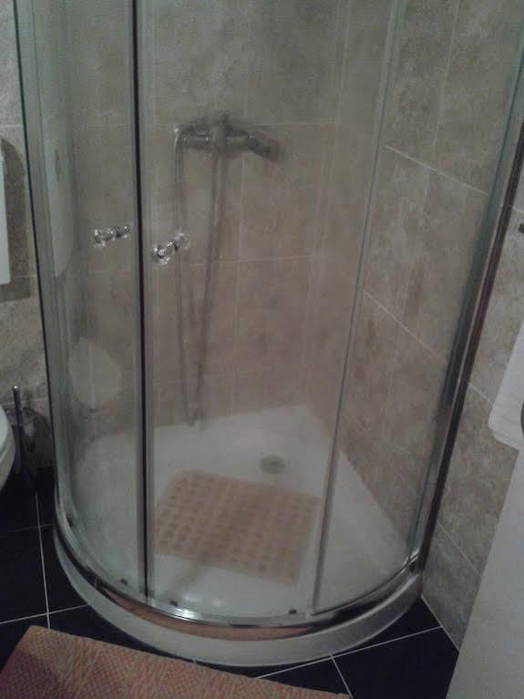 Lira Guest House B&B Porto Bagian luar foto