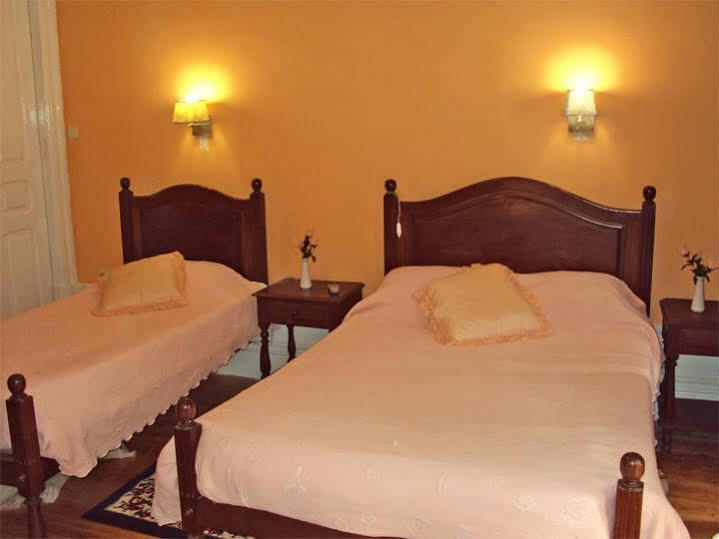 Lira Guest House B&B Porto Bagian luar foto