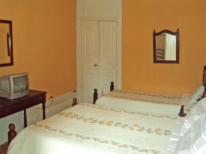 Lira Guest House B&B Porto Bagian luar foto