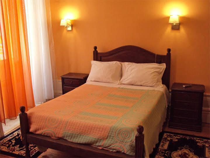 Lira Guest House B&B Porto Bagian luar foto